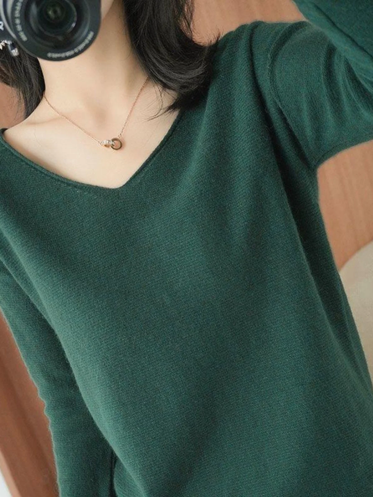 

Autumn Winter Loose Knitted Base Shirt Women's V-neck Fashionable Versatile Thin Style Korean Version Office Commute Style