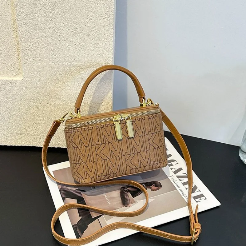 

Women's Handbag Made Of Quality Leather Featuring Popular Classic Elegant And Paris Everlasting Commuter Look​