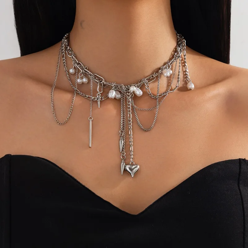 

Dark style multi-layer chain necklace for women, personalized sweet and cool punk style love pearl pendant, collarbone chain