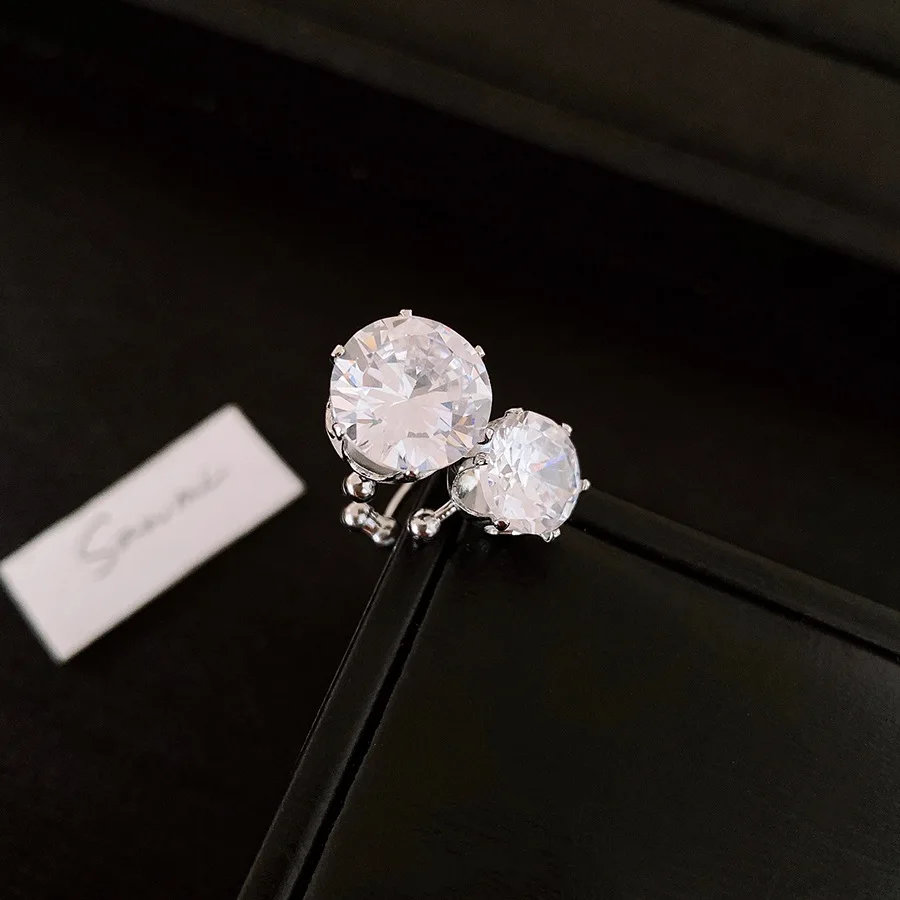 

Silver Color Double-layer Copper Clip Earrings for Women Shiny Round Zircon Ear Clips Cool Girls Non-Piercing Charms Ear Jewelry