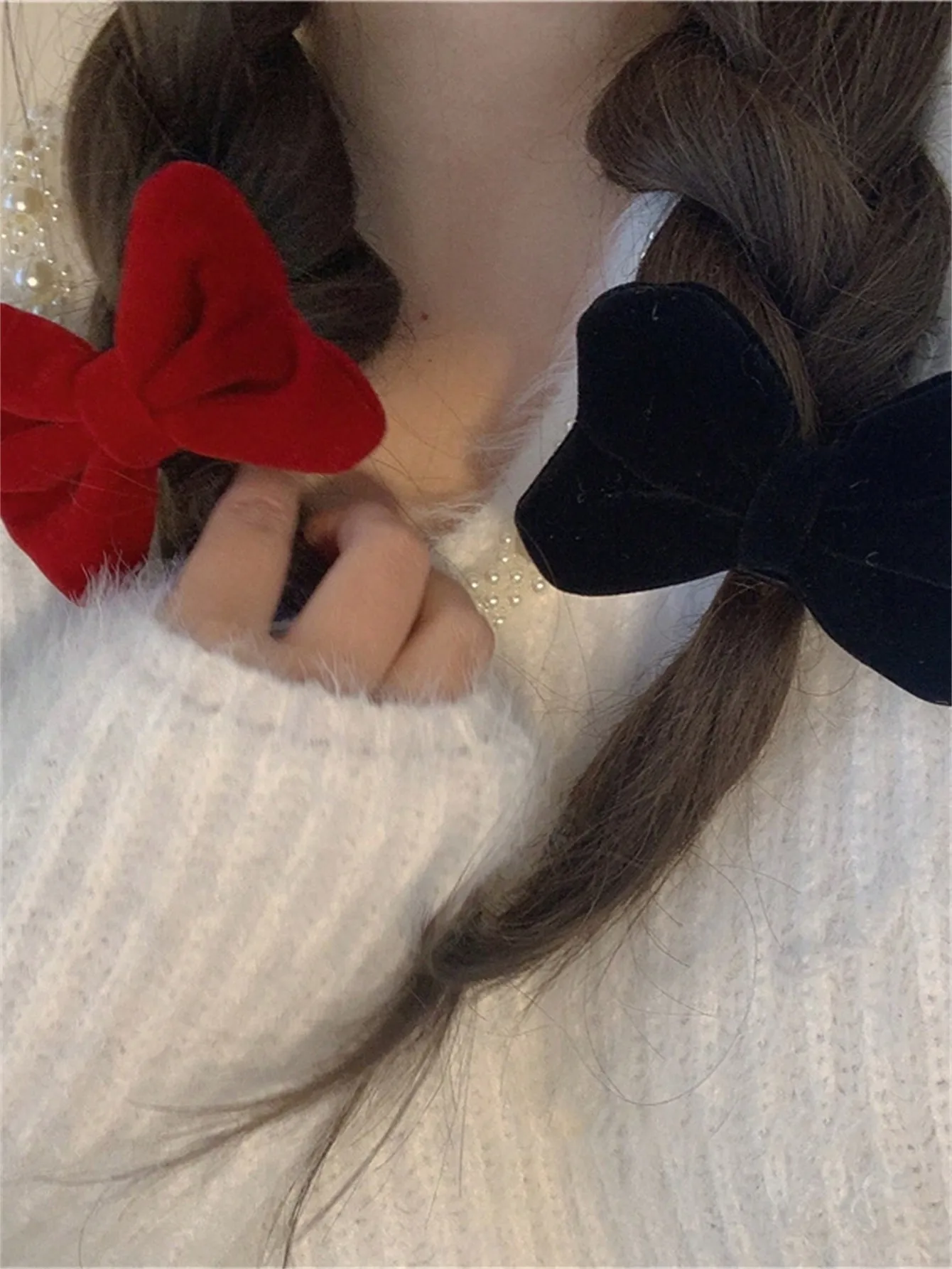 1 Hair clip for Ladies New Year stereoscopic red velvet bow Hair accessory s Sweet temperament bangs clip