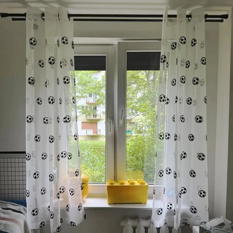 Cortina transparente bordada con balón de fútbol negro, cortinas para ventana de dormitorio para niños, decoración del hogar con temática deportiva de tul para sala de estar de niños