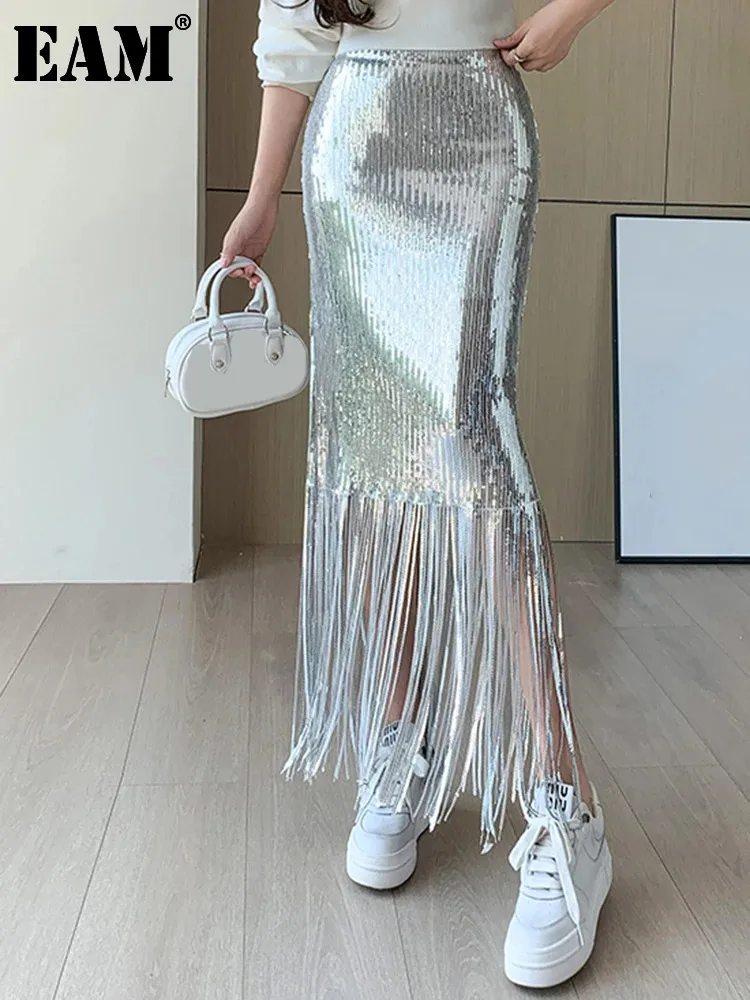 

[EAM] Высокая талия, черные блестки, блестящий подол, кисточки, элегантная юбка до половины тела, женская мода, новинка весны и осени 2024, 1DH4860