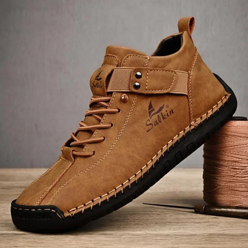 جديد 2025 اليدوية الجلود حذاء رجالي غير رسمي تصميم أحذية رياضية رجل تنفس أحذية من الجلد الرجال حذاء من الجلد في الهواء الطلق