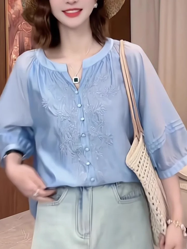 

Новая китайская вышитая блузка для женщин: модный уникальный топ с рукавом 3/4, свободный крой, для повседневной носки, летняя модель