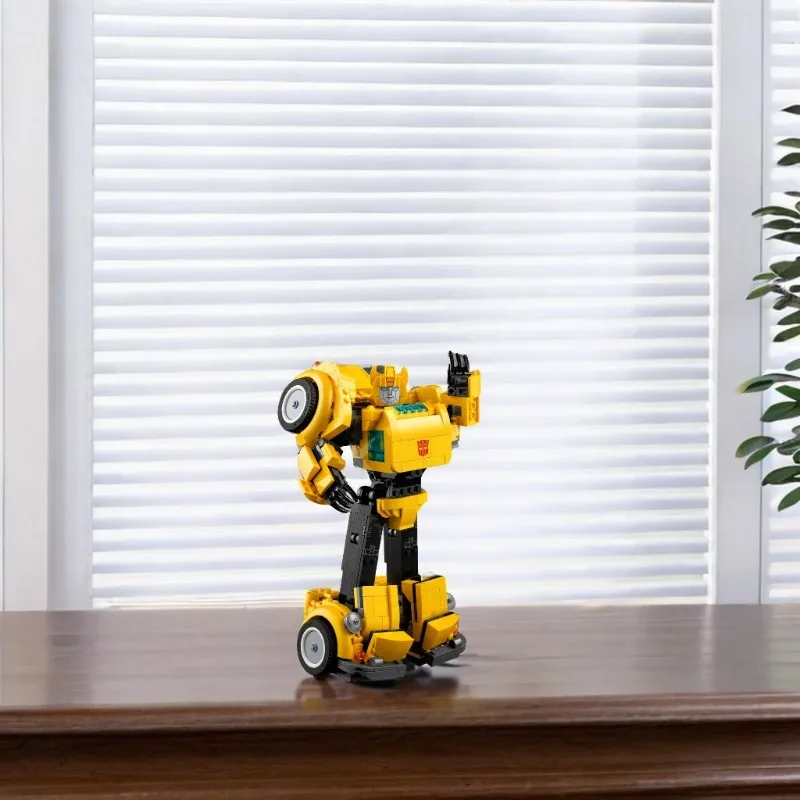 950er-teiliger gelber Roboter-LKW, Autospielzeug, kreative Bausteindekoration, LKW-Deformation,
