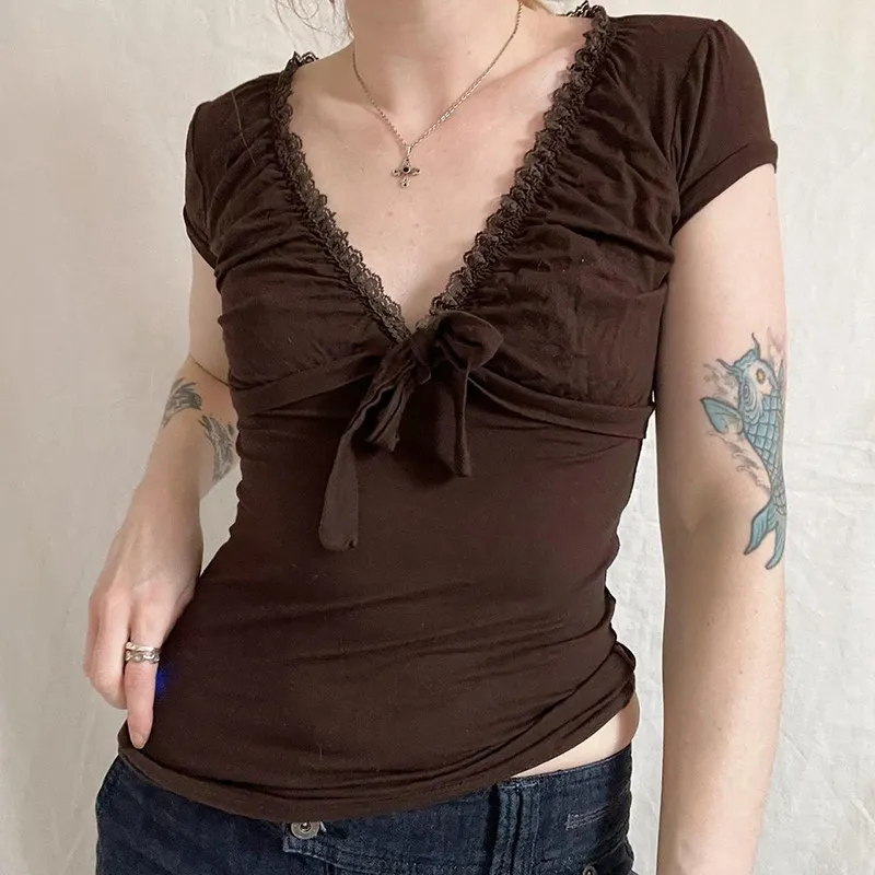 Sweetown Vintage Brown Lace Trim V-Ne Pleated ort Sve T-irt Slimming Versatile Summer Top Women's Faion