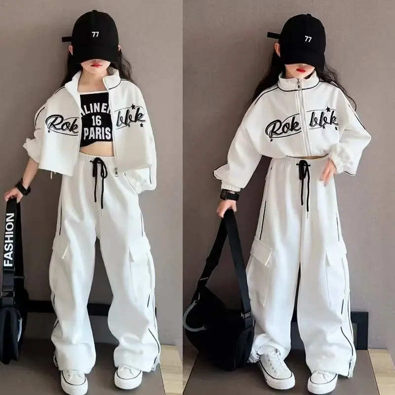 

Girls' Spring and Autumn Set 2025 New Korean Edition Letter Jacket Pants Sports and Leisure Two Piece Set Children's Set