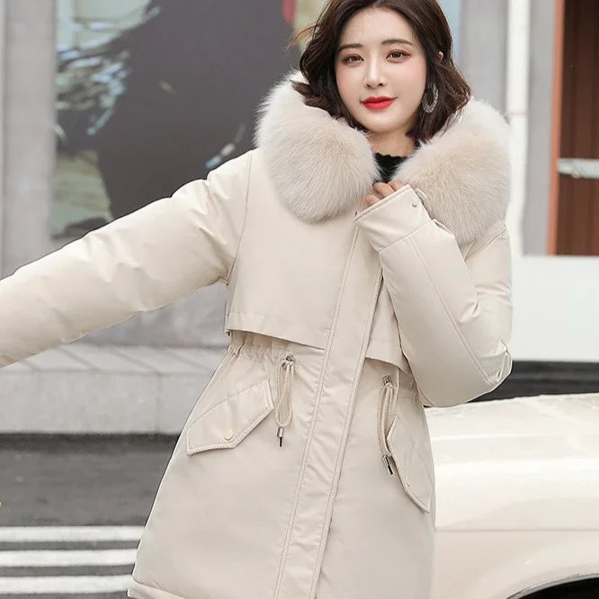 سترة شتوية متوسطة الطول بياقة من الفرو السميك معطف منتفخ دافئ وحزام خصر نحيف قابل للتعديل مع بطانة معاطف غير رسمية للمرأة