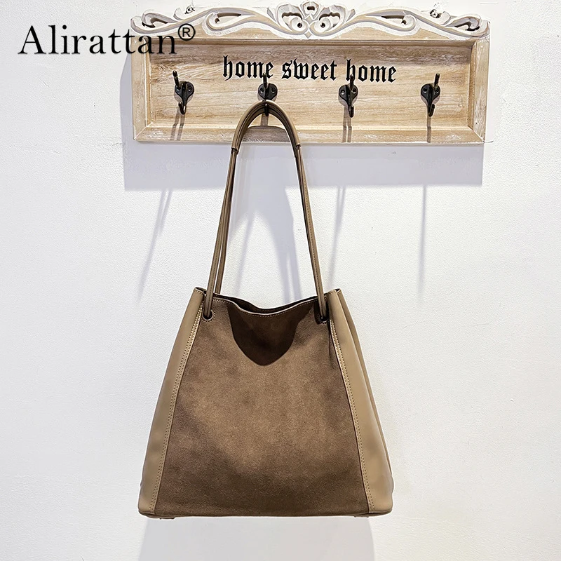 

Alirattan Autumn and Winter 2024 New Niche High-Class High-Capacity Leather Bag Commuter Single Shoulder Cross Body Bucket Bag