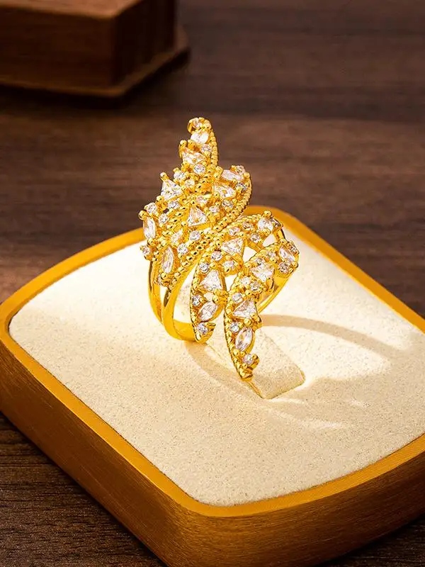 

Geometric Hollow out Diamond Ring for Women Luxury Non-Fading Alloy Jewelry Faionable Ele Band Sand Gold Color