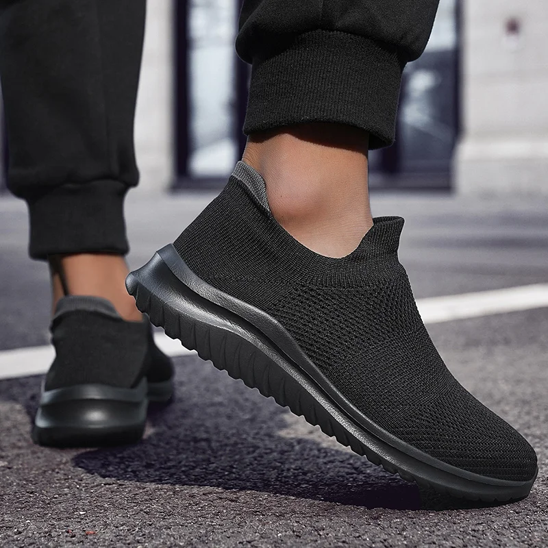 أحذية رياضية للرجال من Vanmie أحذية رياضية كاجوال صيفية شبكية قابلة للتنفس خفيفة الوزن سهلة الارتداء للرجال