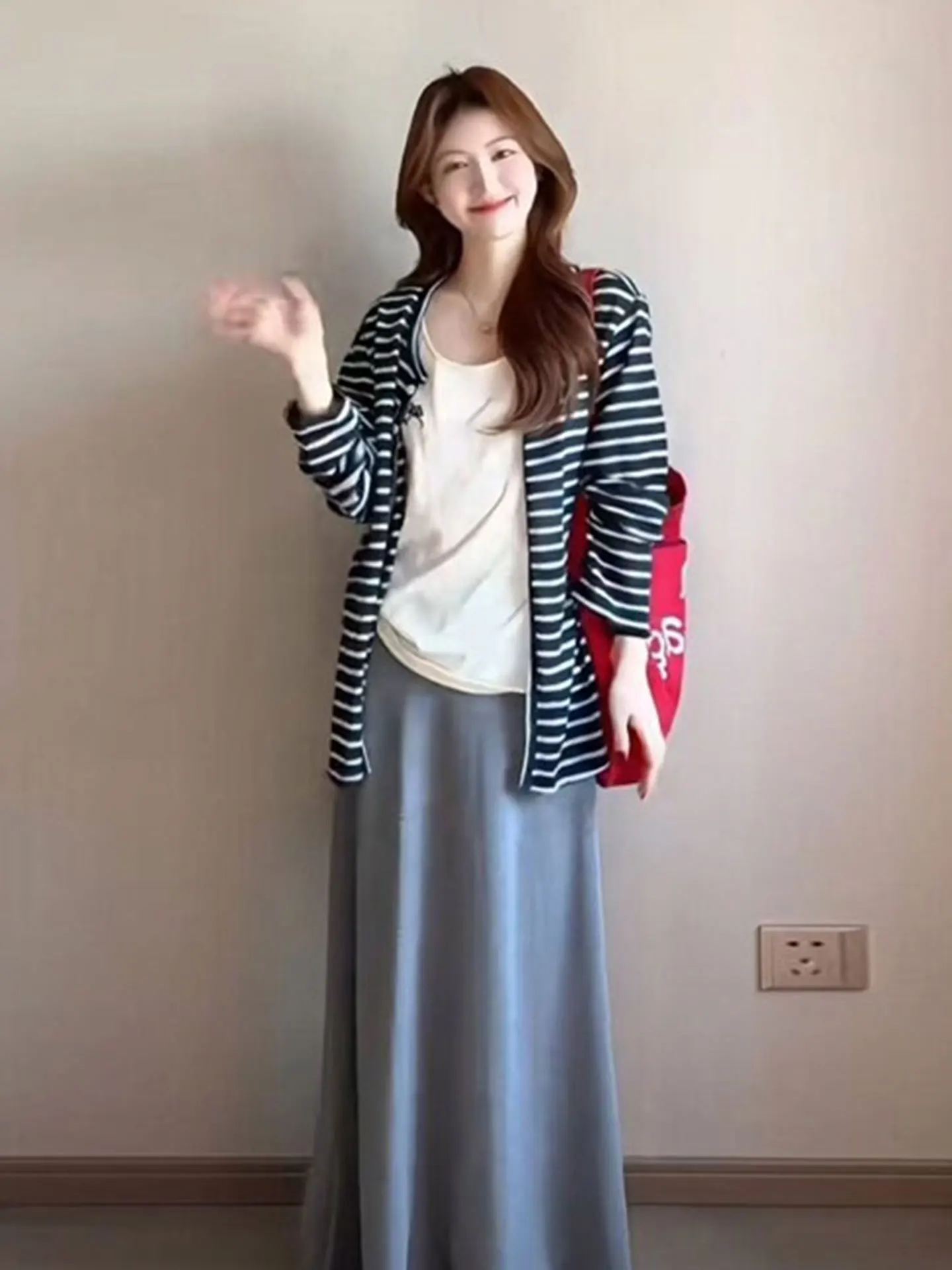 Ropa de abrigo informal a rayas de estilo coreano para mujer, talla grande, protección solar, primavera y verano, top holgado adelgazante, tejido de manga larga C...