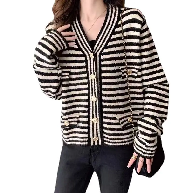 High end luxury socialite sweater jacket cardigan women\'s spring and autumn short design sense niche striped knitted top