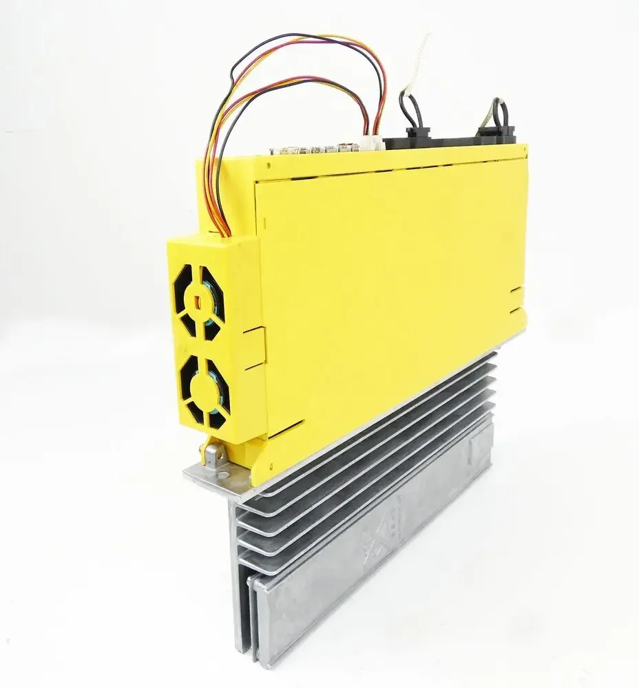 NUOVA unità servoamplificatore A06B-6093-H154 - utilizzata--