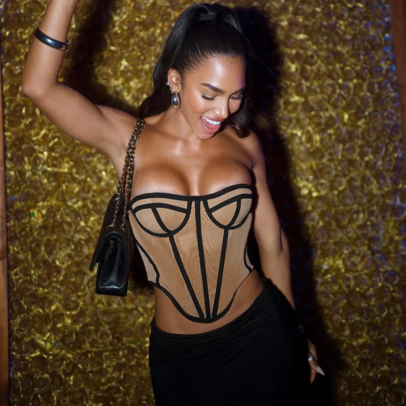 

Sexy And Slim Fit, Strapless And Backless Design With Contrasting Lines, Waist Cinching Top