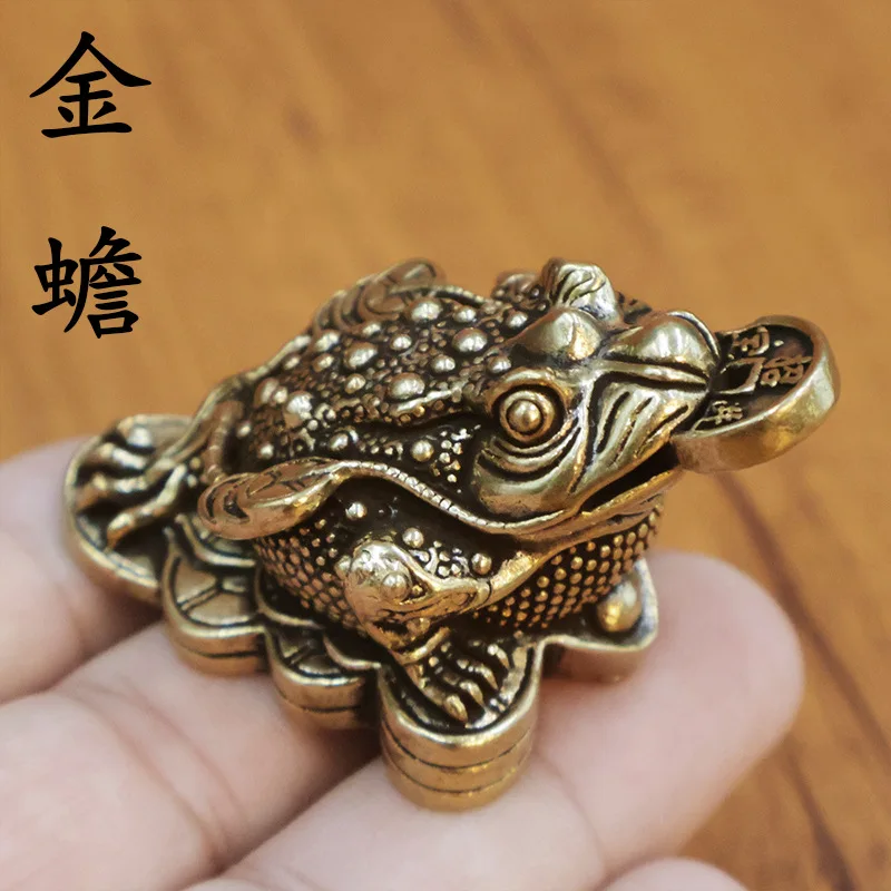 

Brass Ornament Three-Legged Golden Toad Living Room Decoration Craft Vintage Men and Women Office Desk Small