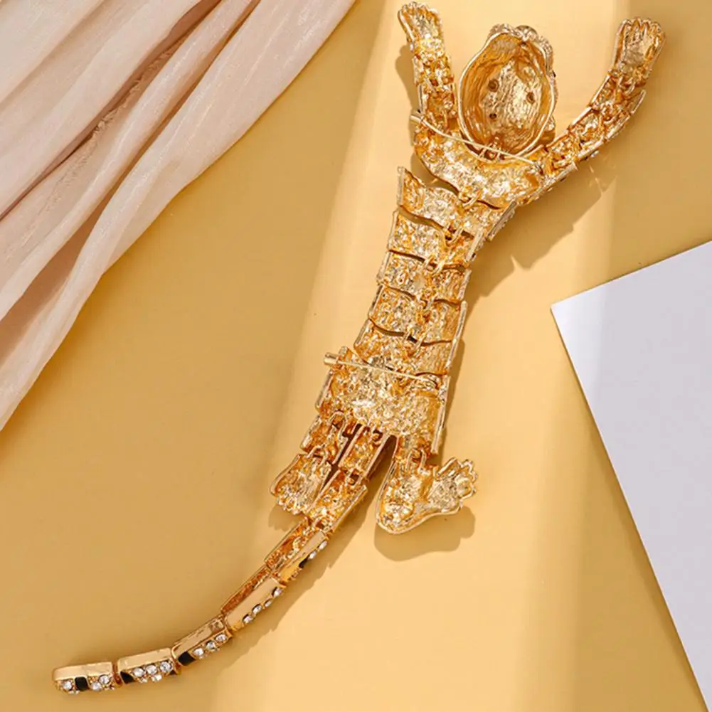 Versatile Clothing Pin Shiny Rhinestone Tiger Brooch Pin Rust-resistant Lightweight Badge Fashion Accessories Jewelry for Women