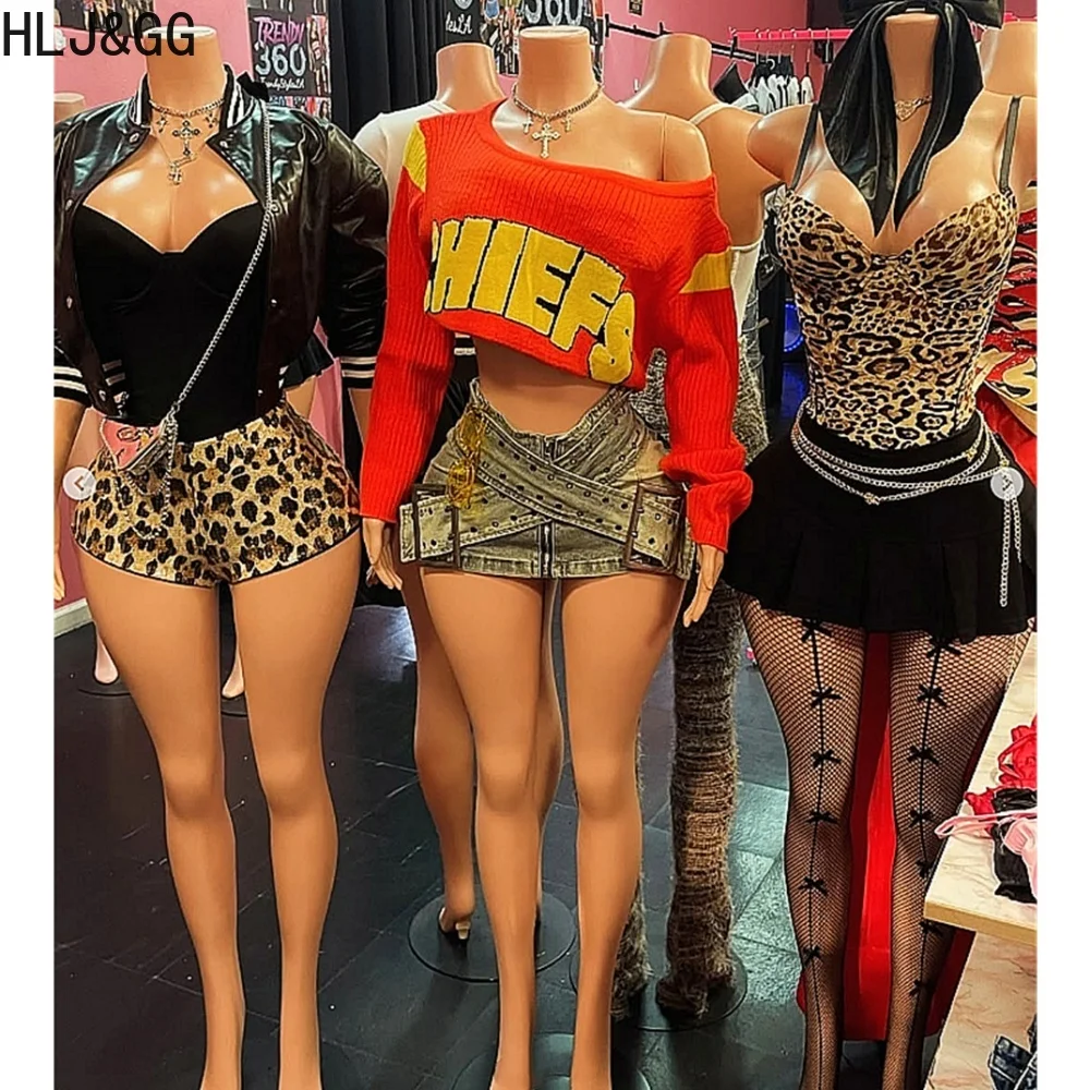 HLJ&GG Czerwony sweter z nadrukiem retro 3-częściowy zestaw damski Okrągły dekolt Długi rękaw Crop Top i Denimowe mini spódniczki Stroje