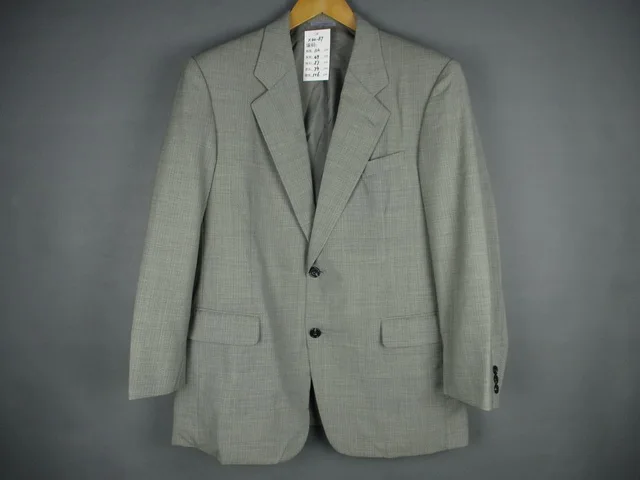 

Our men's suit jacket is a symbol of quality and style. Make a bold statement 4013