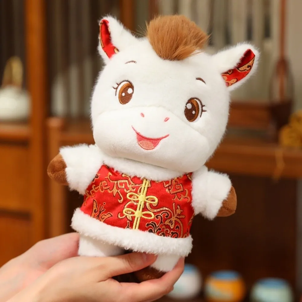 Traje chinês 2026 cavalo bonito mascote cavalo de pelúcia kawaii criativo zodíaco pônei estatueta decoração para casa