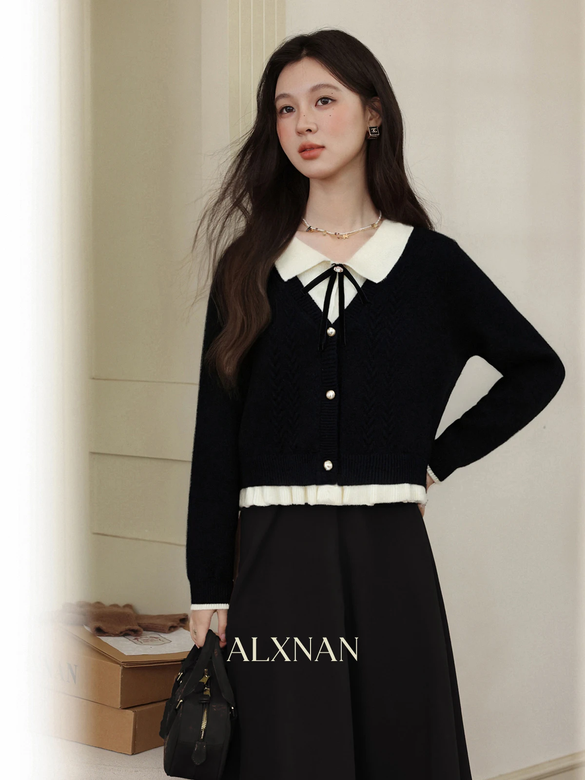 

Новый осенний корейский свитер-обманка Lyn South Initial Snow Weekly в стиле кэжуал для женщин, комплект из двух предметов, стройнящий силуэт, для повседневной носки.