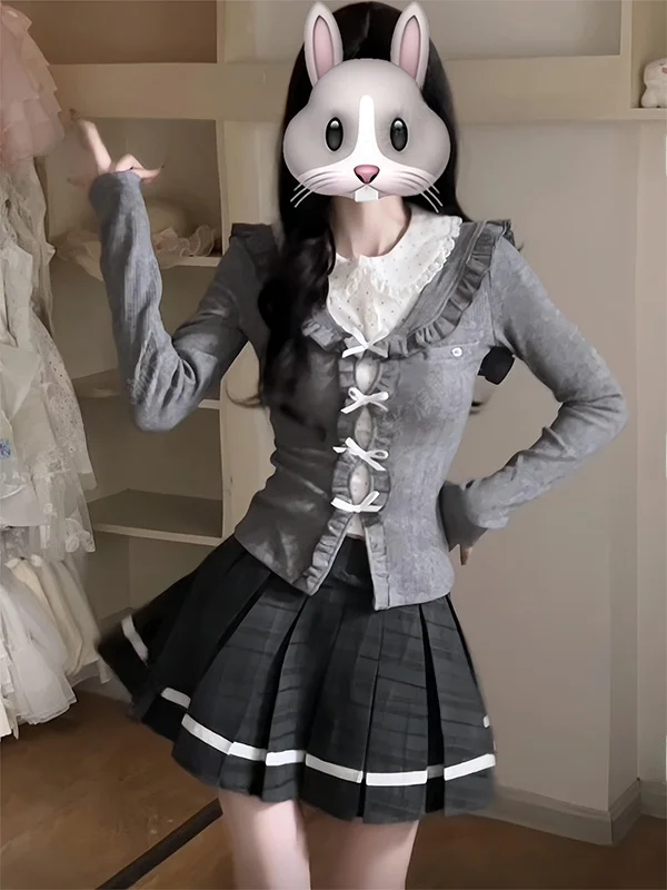 

Корейский стильный комплект с юбкой и рубашкой: плиссированная юбка с высокой талией и рубашка с коротким рукавом, модный женский комплект из двух предметов в стиле студенческой формы.