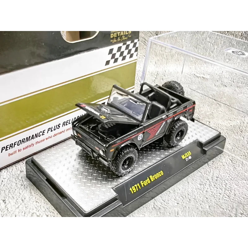 Moulé sous pression M2 1/64 échelle 1971 Ford Bronco tout-terrain Convertible Jeep alliage modèle de voiture jouet à collectionner cadeau Souvenir affichage ornement