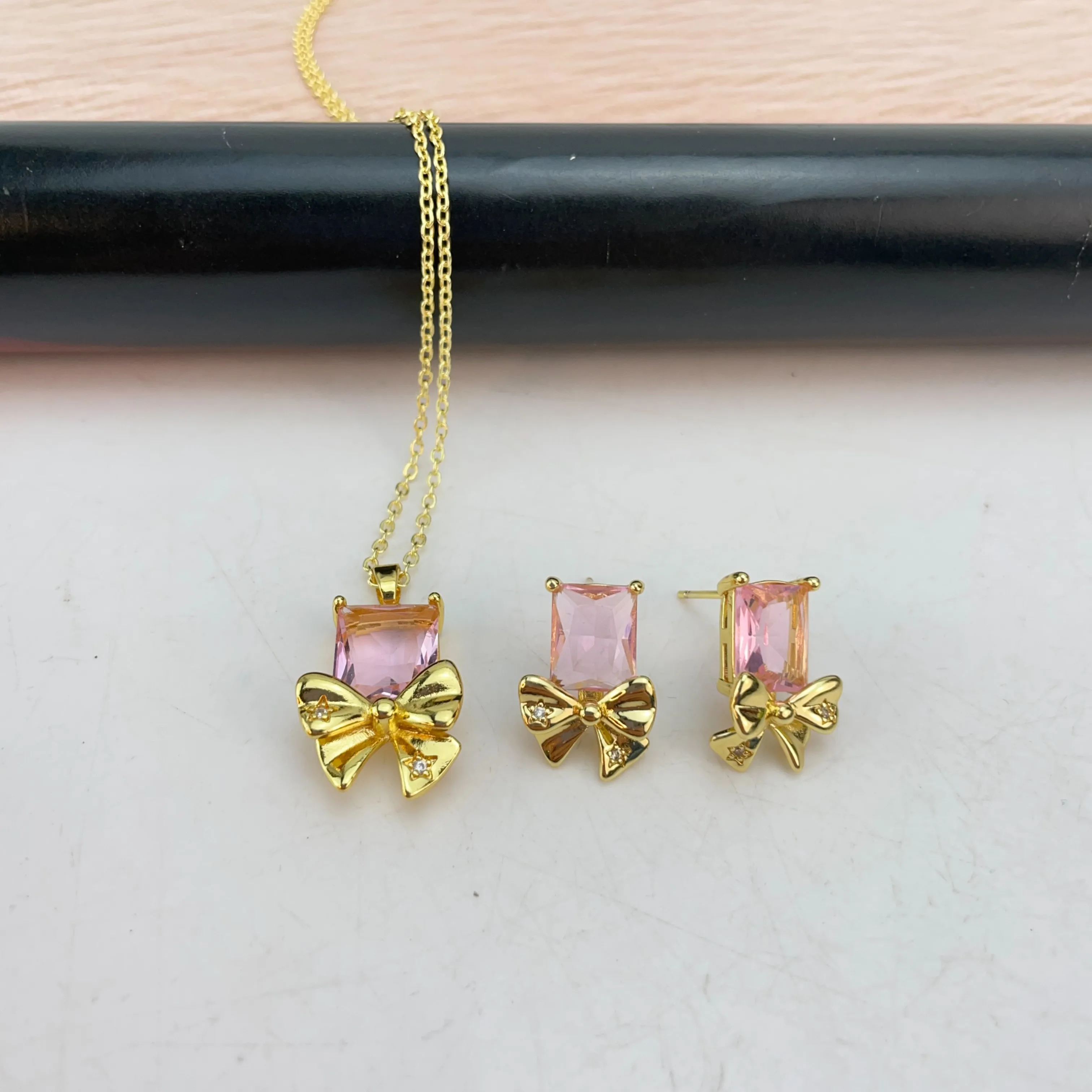 EMMA 2023 دبي الذهب اللون دائرة كبيرة أقراط النساء هندسية بيان انخفاض القرط الإناث كبيرة الحجم جريئة مجوهرات الإكسسوار #2