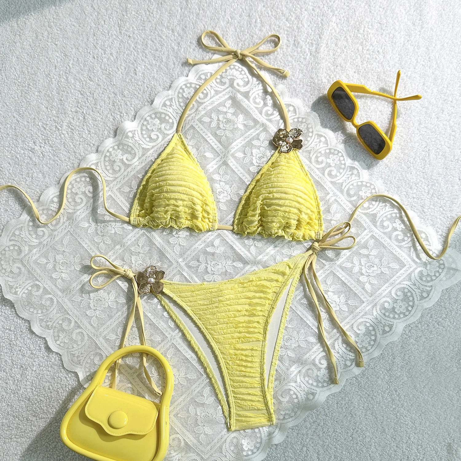 

Сексуальные комплекты микро бикини в рубчик с металлическим цветком, комплект из двух предметов, простой галстук, купальники, пляжная одежда, купальный костюм, купальники, бикини