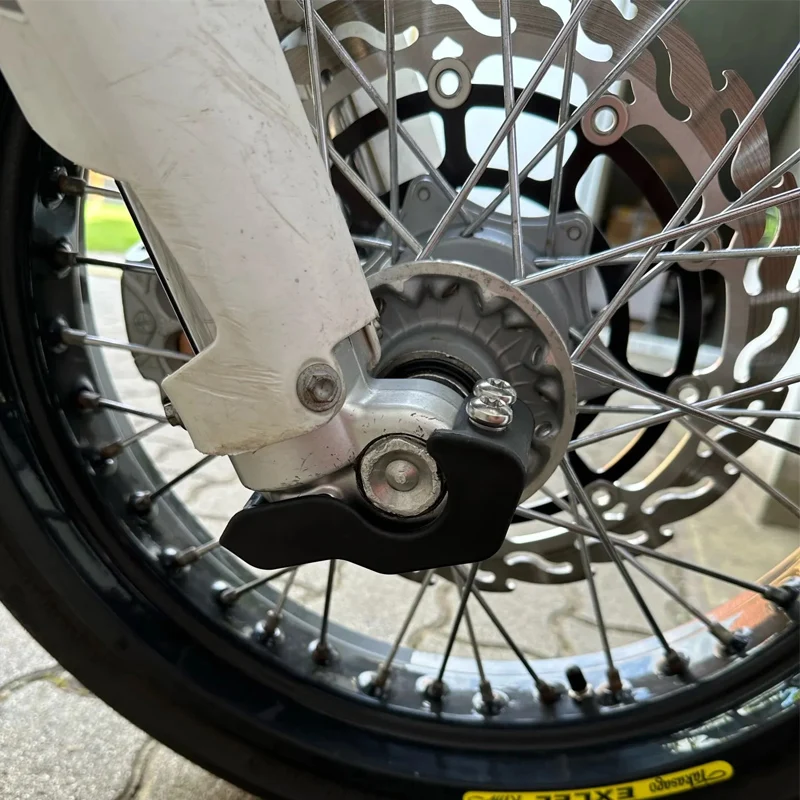 NICECNC Fork Bottom Shoe Guard For Husqvarna TE300 TE250 FE350 FE450 FE501 FE250 2014-2015 TX300 TC125 TC250 FC350 FX450 2014