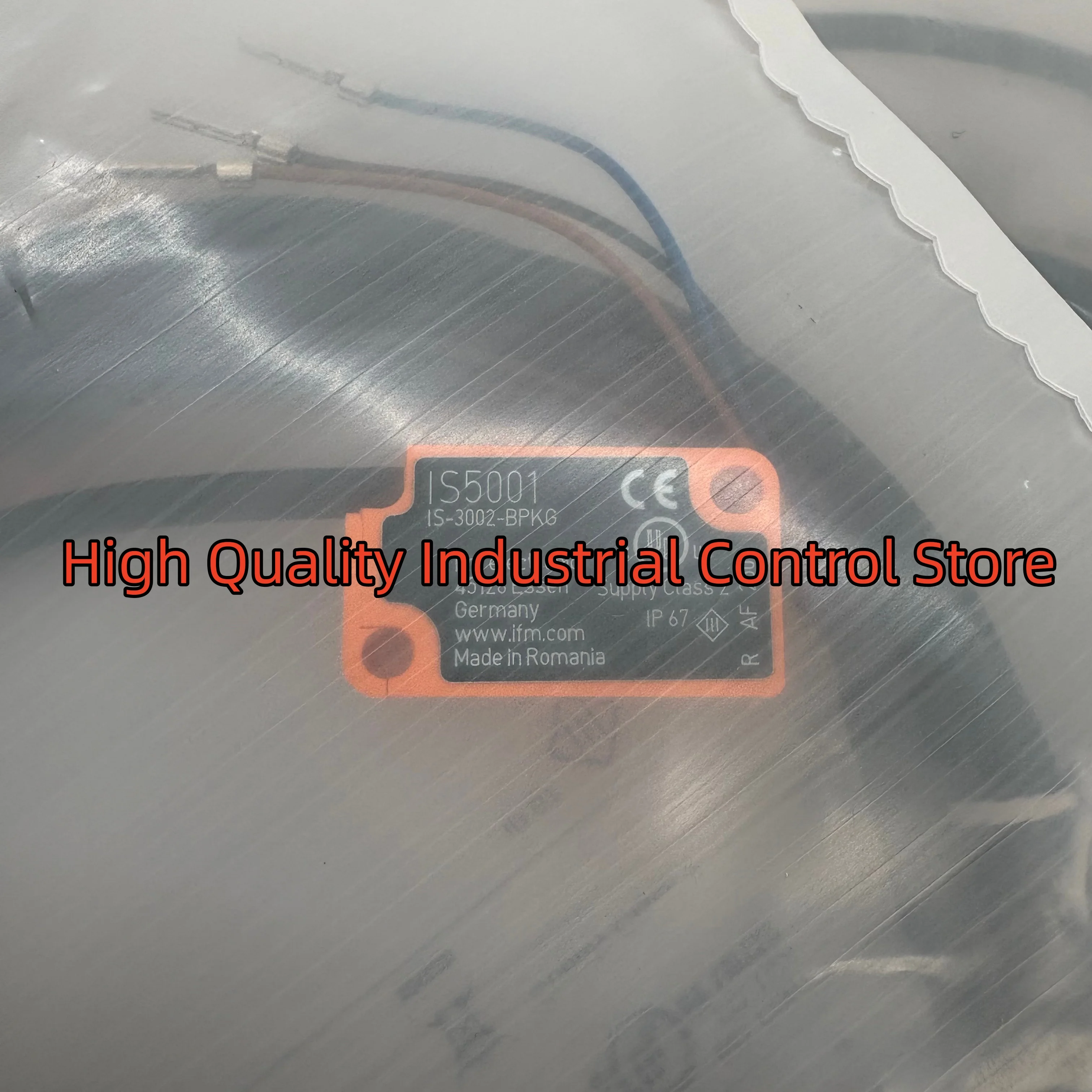 

Photoelectric sensor IS5001 IS-3002-BPKG 100%NEW