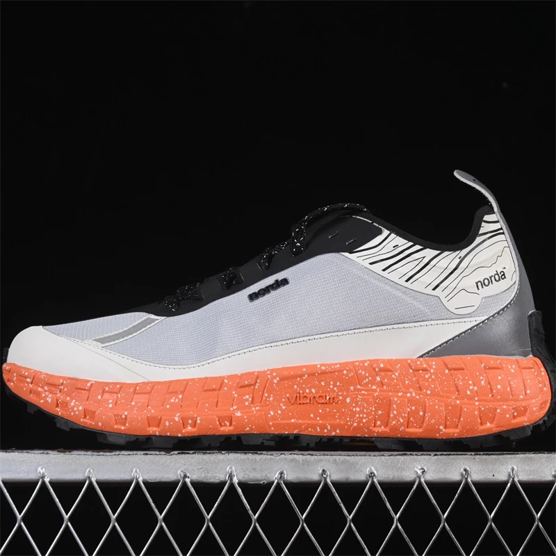 

BootsLightweight training running shoes, light as feather, training efficiency