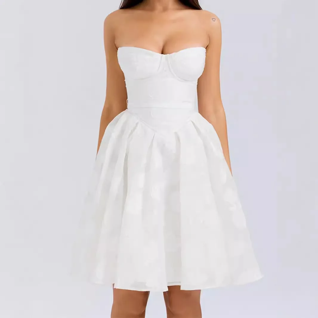 

Sexy tube top, summer atmosphere, slim-fitting halter, white dress, fashionable, simple temperament, elegant and versatile, high