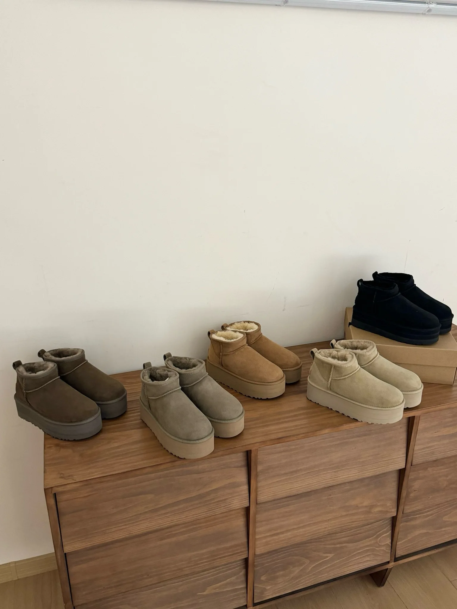 أحذية شتوية دافئة من القطن الثلجي مع فرو وكعب عالٍ بجزء سفلي سميك من الجلد الطبيعي أحذية ثلج صغيرة جدًا للنساء #2