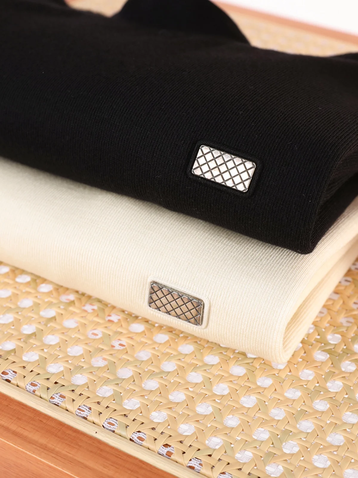 

Итальянская роскошная мужская трикотажная футболка из смесовой шерсти для многослойного ношения, модная, стильная, с длинным рукавом, круглым вырезом, стандартного кроя