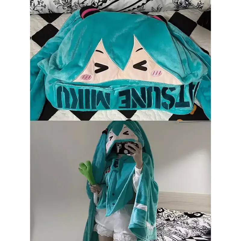 Hatsune Miku Cartoon Kawaii Auto multifunzionale Scialle caldo con cappuccio Coperta per pisolino Coperta per aria condizionata Mantello morbido e caldo carino