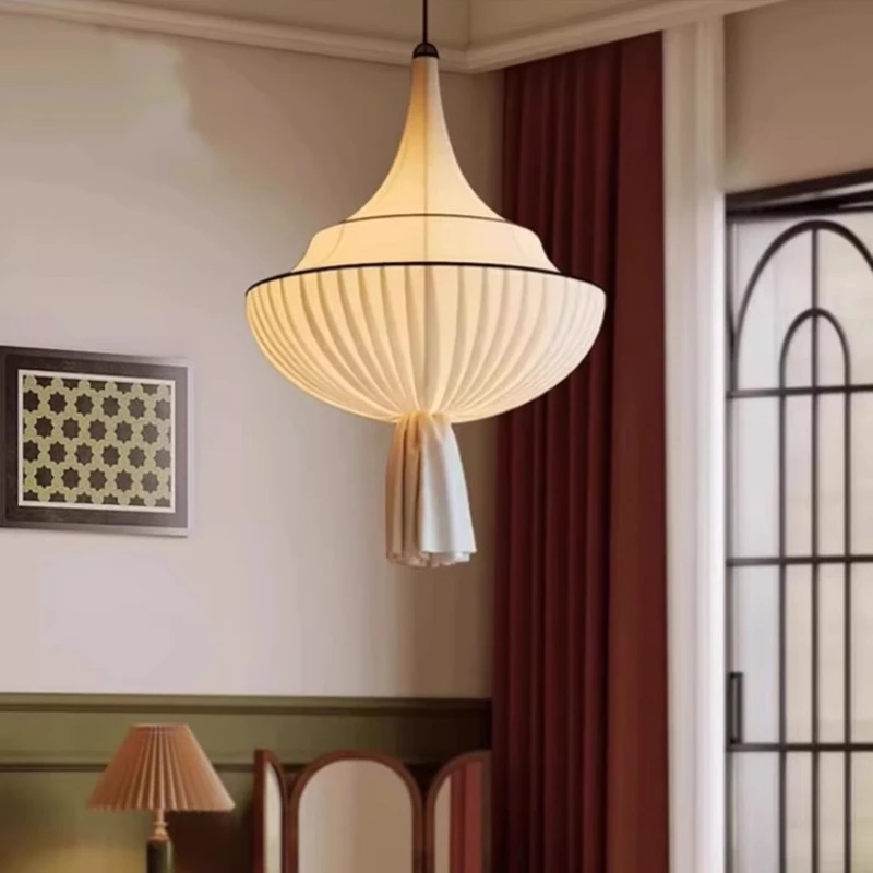 

Французская креативная подвесная лампа в кремовом стиле из шелковой ткани, светодиодная, с цоколем E27, для фойе, спальни, столовой, отеля, люстра