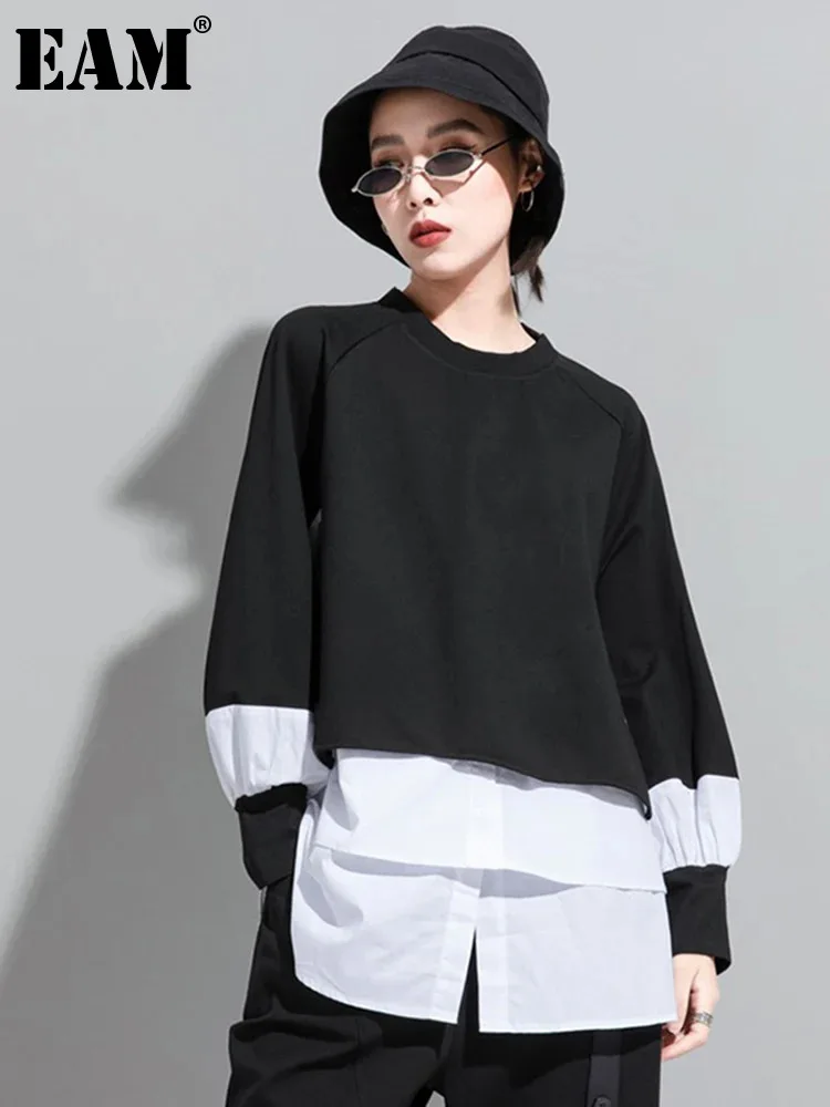 

[EAM] Women Contrast Color Split Joint Big Size T-shirt New Round Neck Long Sleeve Fashion Tide Spring Autumn 2024 1DC538