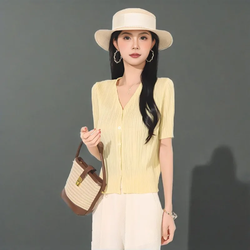 

Miyake Pleated Shirt 2025 Summer Blouse Women Short V-neck Single-breasted Loose Matching Cardigan Short-sleeved T-shirt