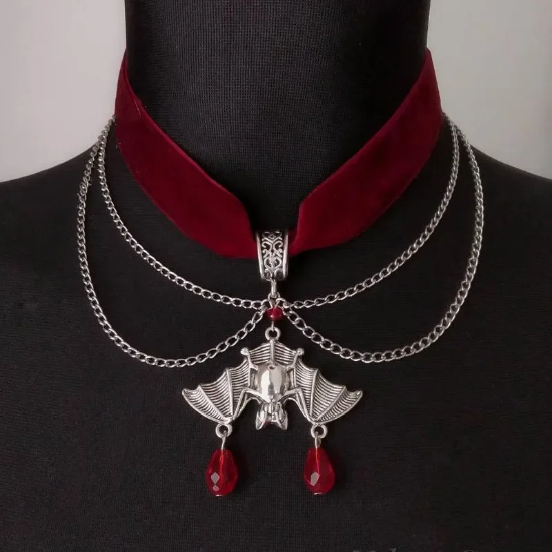 Goth Red Velvet Choker Bat Necklace Victorian Gorgeous Punk Gothic Vampire Jewelry Fashion Party Women Halloween Gift Charm