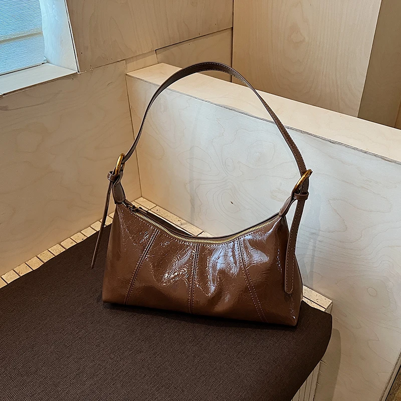 حقيبة كتف PU عالية الجودة بلون سادة، حقيبة يد نسائية عصرية جديدة بسحاب، حقيبة كروس بسيطة متعددة الاستخدامات