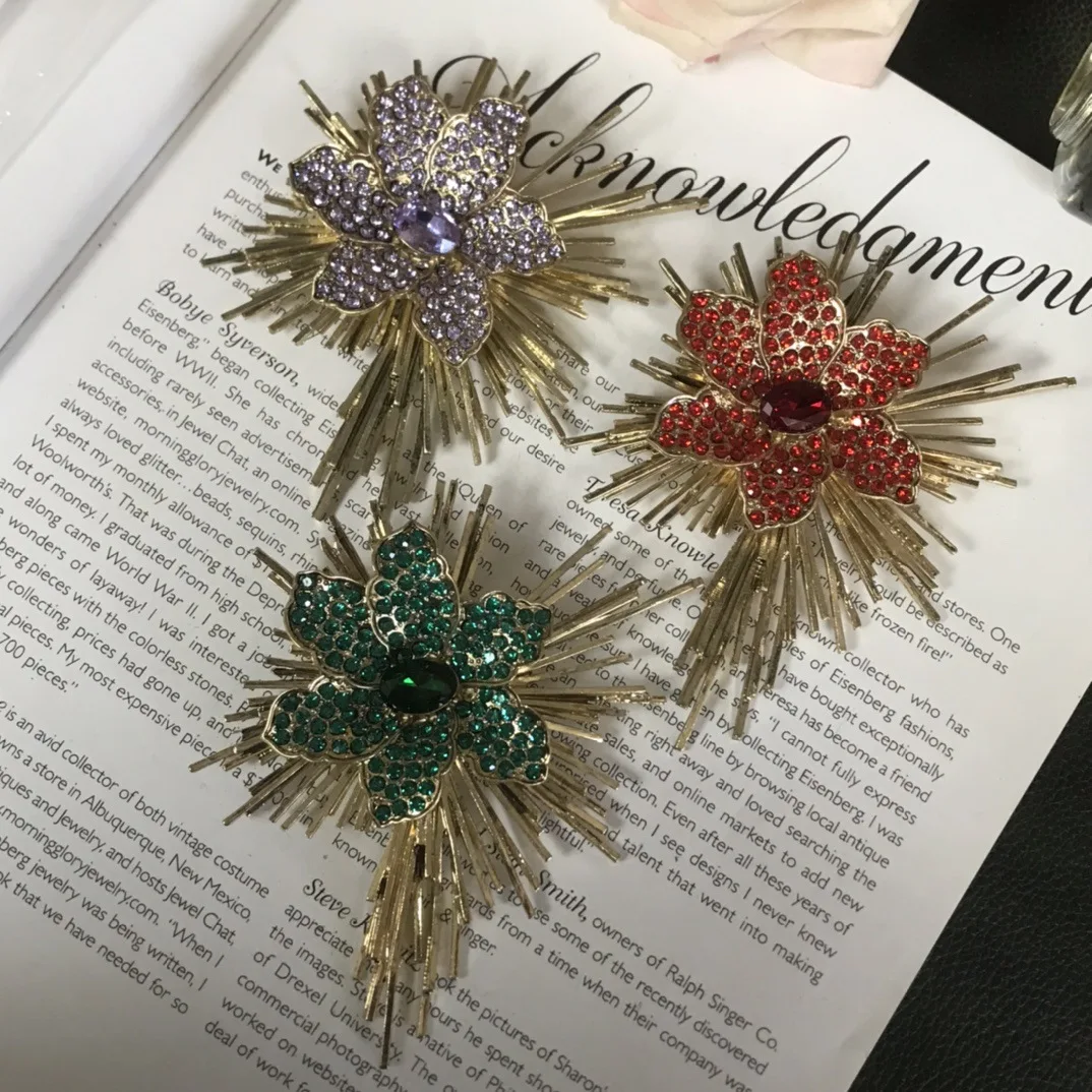 

Винтажная брошь с цветочным узором и стразами для женщин и девушек, подарок, украшение для корсажа, аксессуары для бижутерии