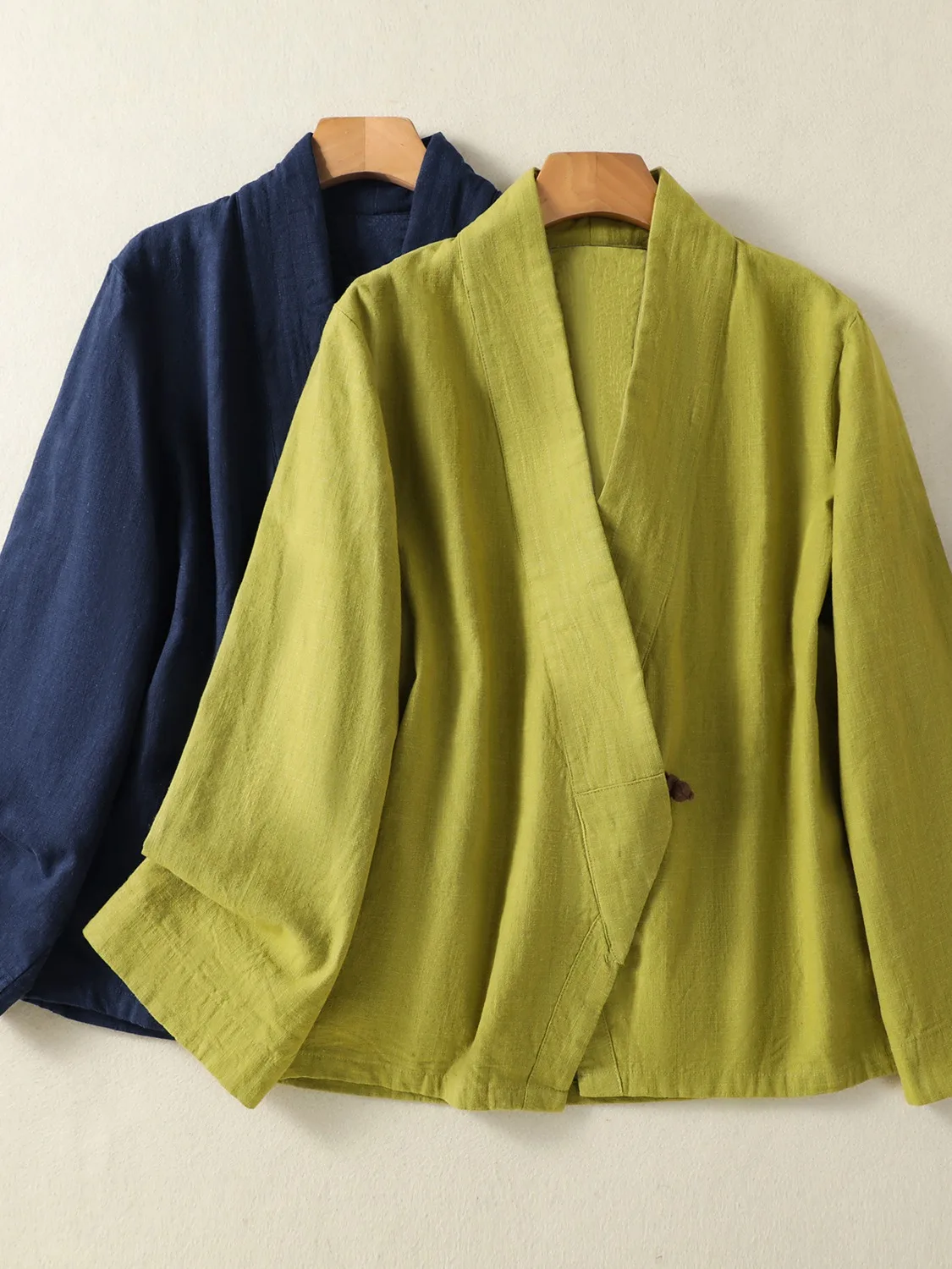 

Casual Cotton Linen Women's irt Simple Sle V-Ne Button-Up ort Coat Slimming Spring Faion Traditional Chinese Embroi...