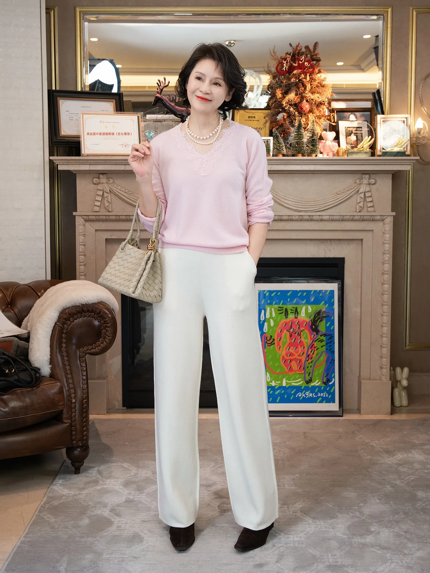 

Romantic Utopia Capra 100% Cashmere V-neck Lace Trim Loose Knitted Sweater Soft Cozy Women's Fashion Spring Collection