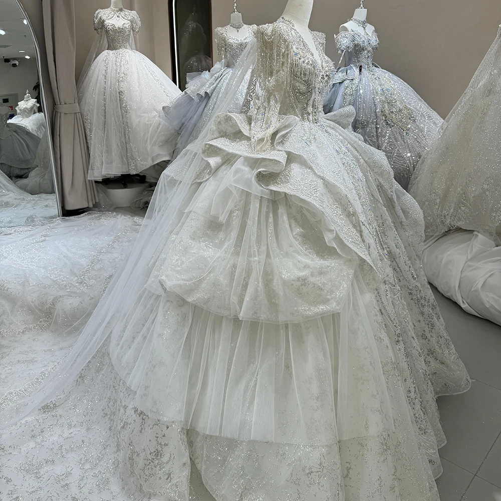 Dostosowane idealne klasyczne suknie panny młodej ślubna Organza dekolt w serek tren kapliczny guzik z koralikami Backless Vestido De Novia DW0037