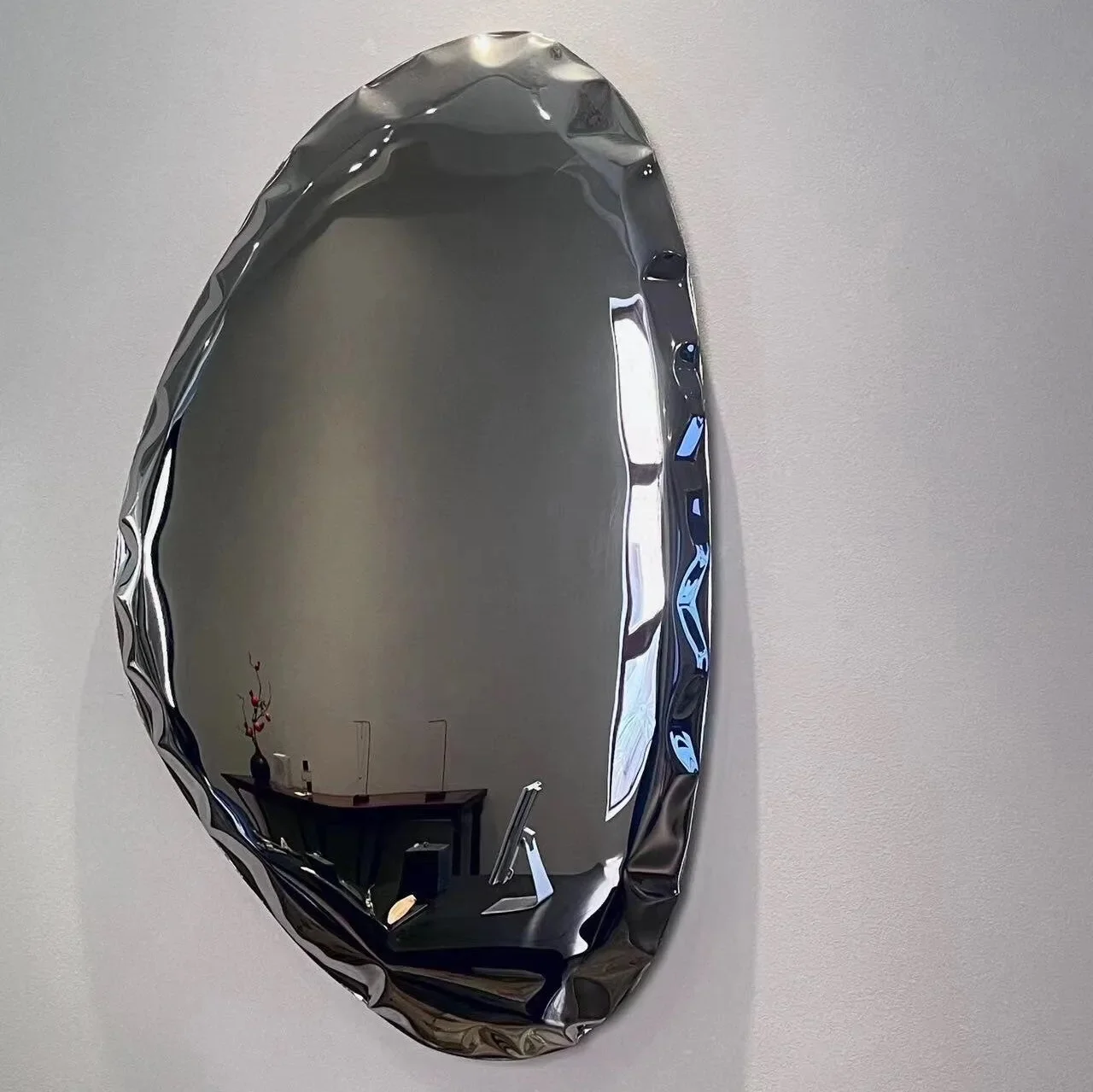 Modern stainless steel water drop mirror device wall hanging restaurant model room wall decoration pebble head hanging