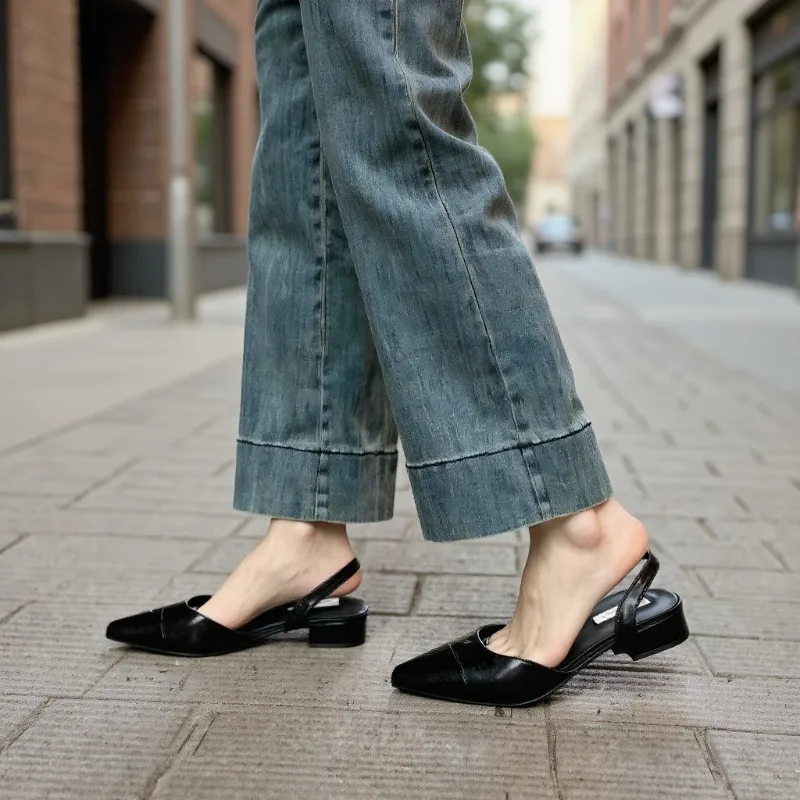 

Роскошные брендовые дизайнерские модные женские сандалии из искусственной кожи, летние новые стильные женские сандалии на низком каблуке с острым носком, нескользящие туфли на плоской подошве