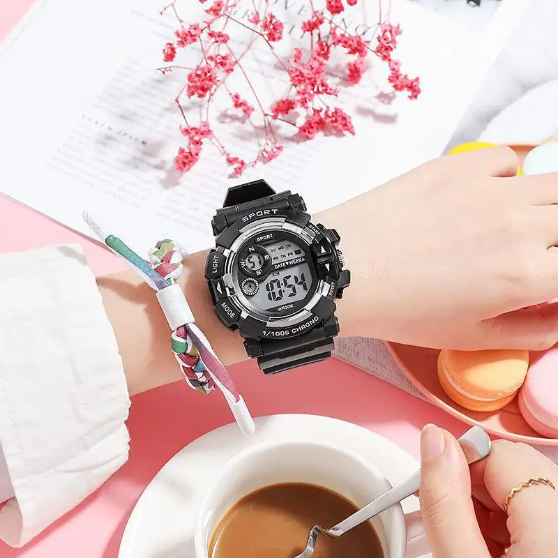 Yikaze นาฬิกาควอทซ์นักเรียนหญิงนาฬิกาวินเทจคลาสสิกนาฬิกาข้อมืออิเล็กทรอนิกส์กันน้ำปลุกอิเล็กทรอนิกส์ดิจิตอล
