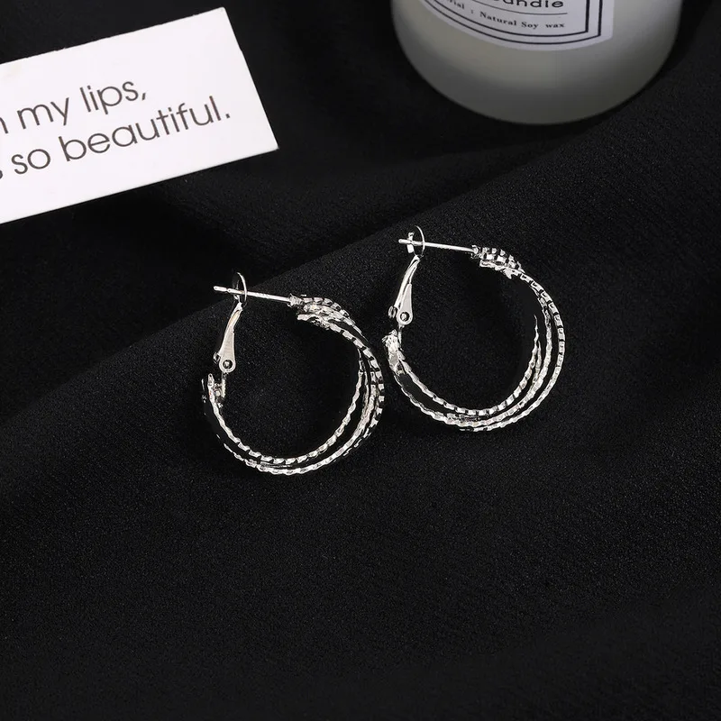 Silver Needle Wave Multi Layer Circular Earring Buckle For Women Luxury Individualized Cold Style Fashionable Stylish Earrings